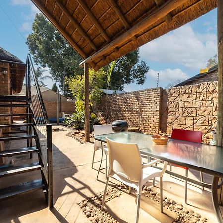 Thatch Haven Guesthouse 켄투리온 외부 사진