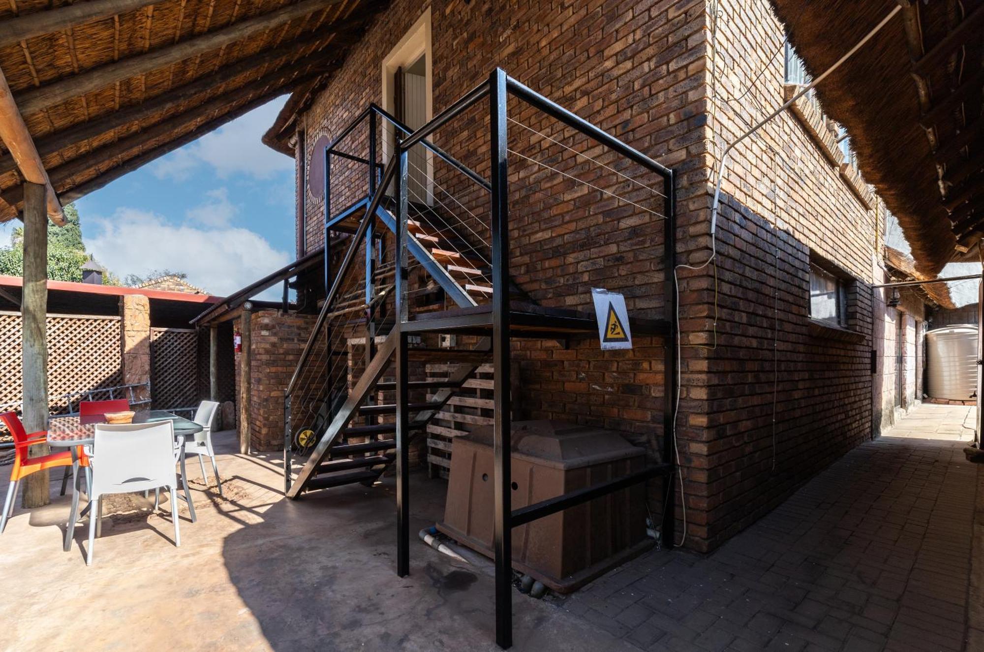 Thatch Haven Guesthouse 켄투리온 외부 사진