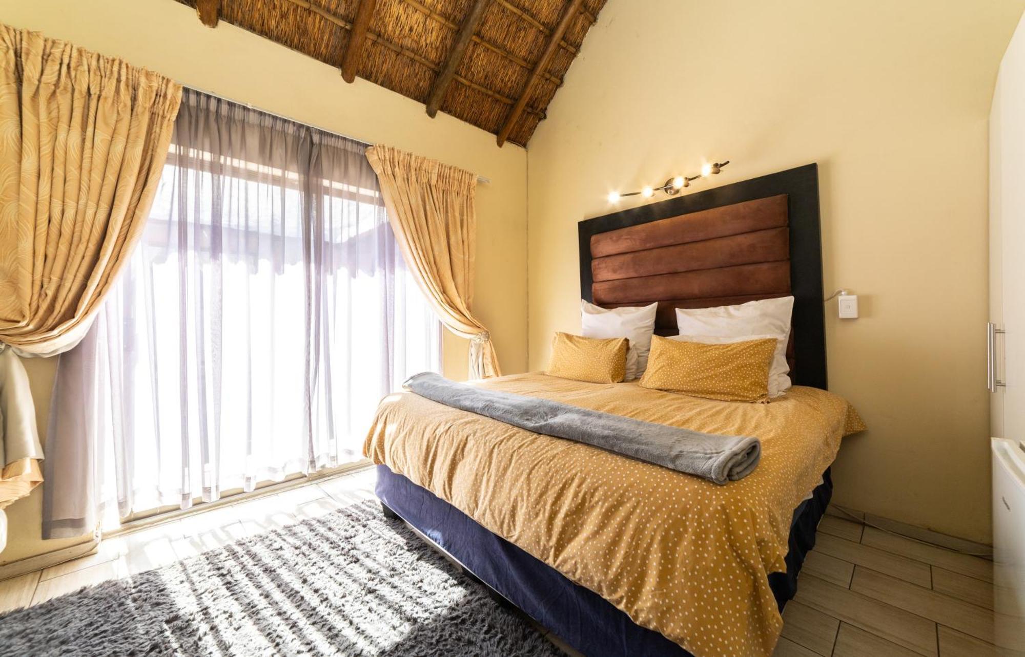 Thatch Haven Guesthouse 켄투리온 외부 사진