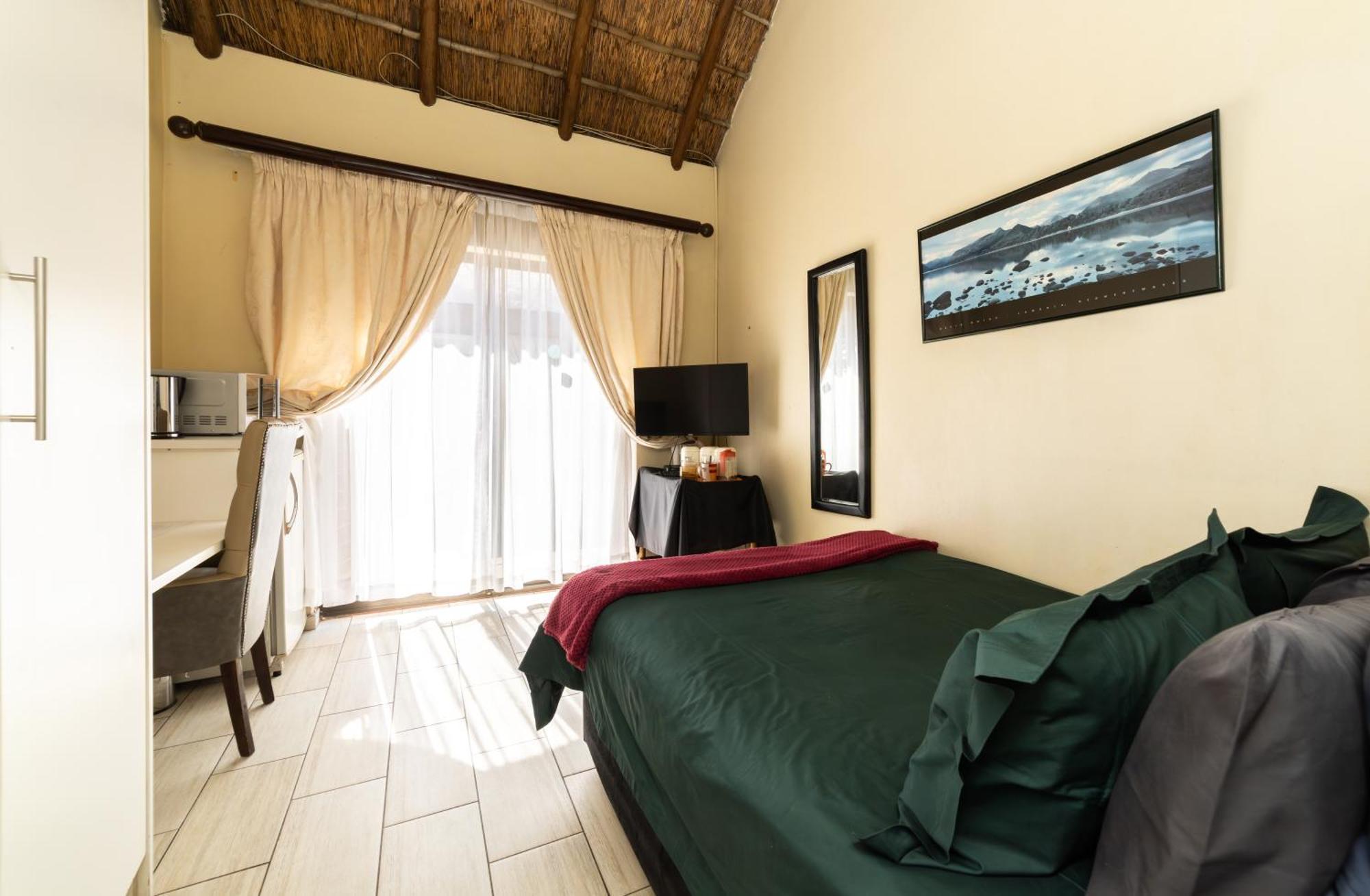 Thatch Haven Guesthouse 켄투리온 외부 사진