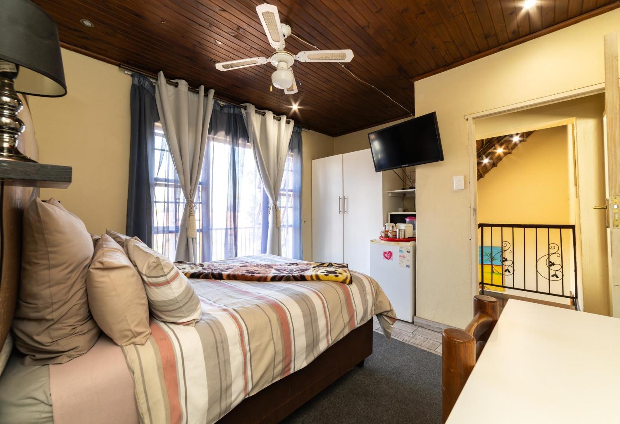 Thatch Haven Guesthouse 켄투리온 외부 사진