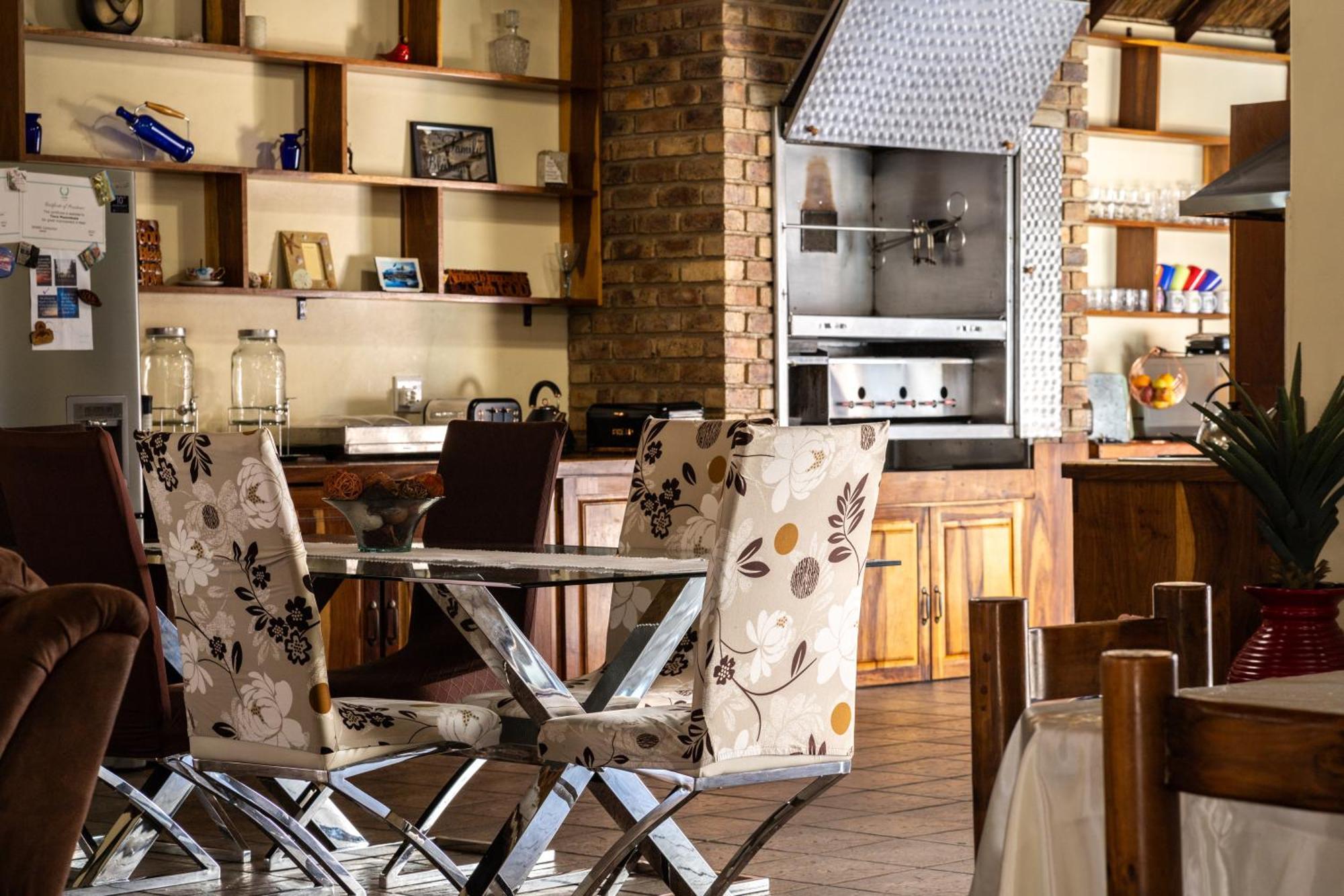 Thatch Haven Guesthouse 켄투리온 외부 사진