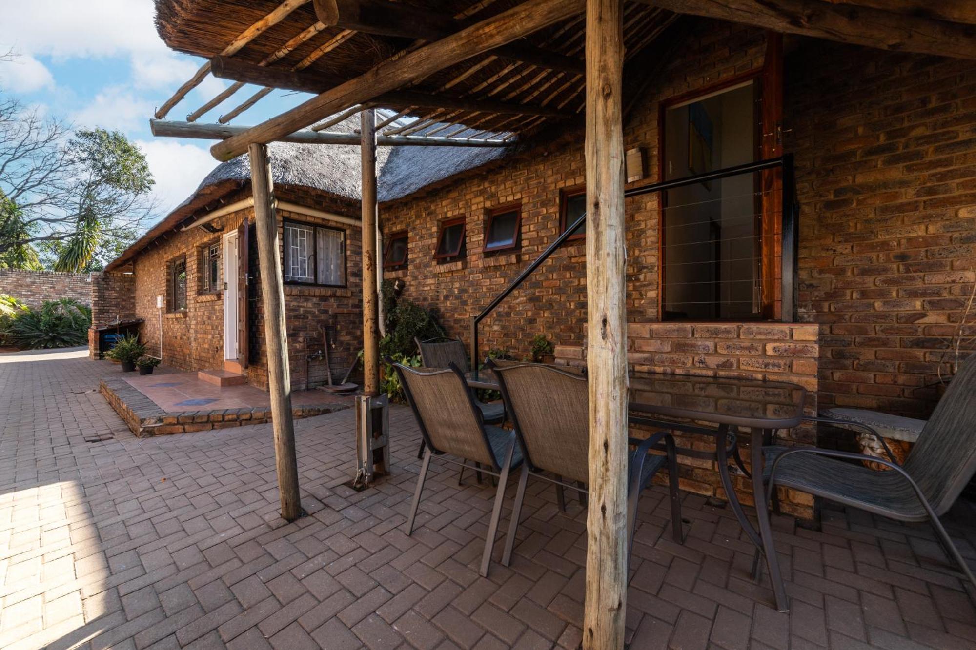 Thatch Haven Guesthouse 켄투리온 외부 사진