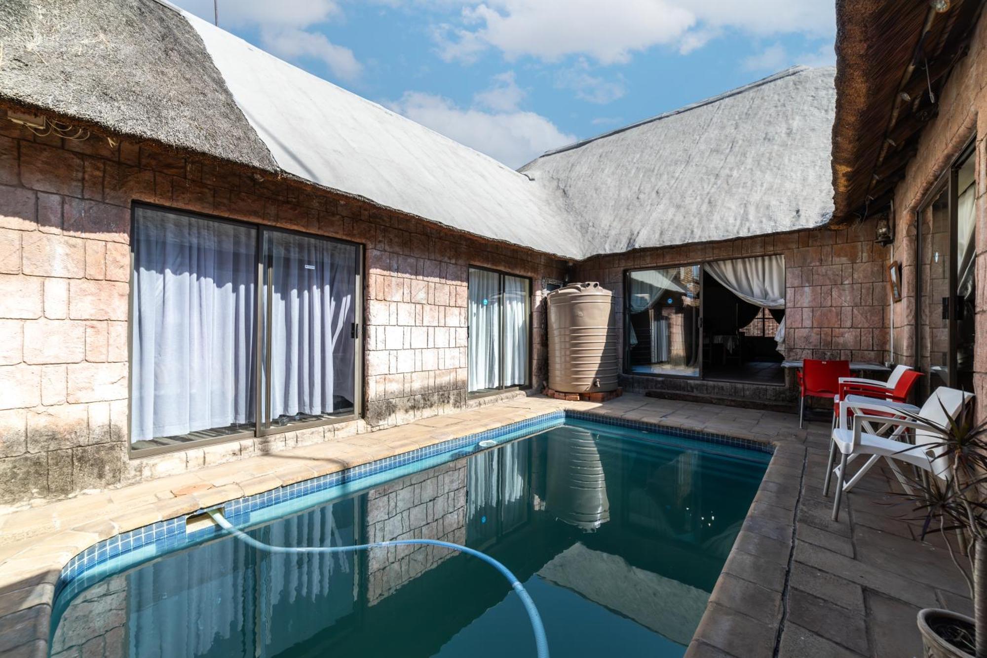 Thatch Haven Guesthouse 켄투리온 외부 사진